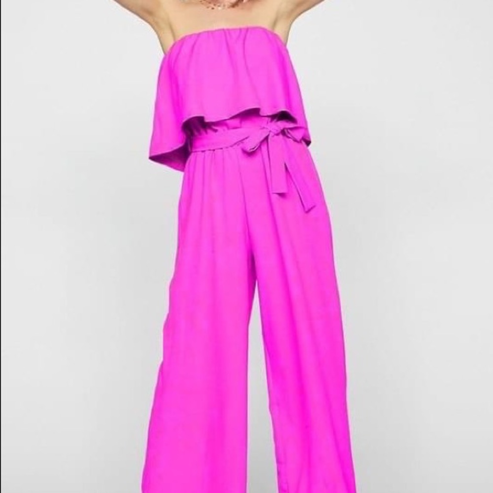 NEW Adorable Fushia Strapless Jumpsuit—Size Small